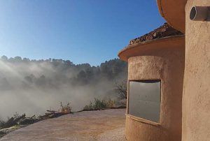 Vivienda semienterrada de 7 círculos y cúpula en Teruel