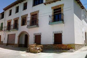 Casa-patio en Plaza Mayor de pueblo