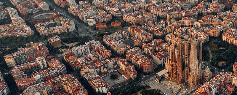 Muere el reconocido arquitecto Arata Isozaki, os contamos algunos de sus proyectos sostenibles en su memoria.