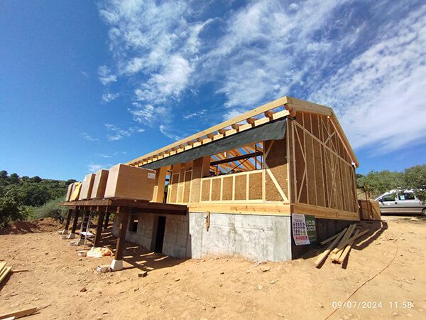 Comprar una casa modular de madera y paja